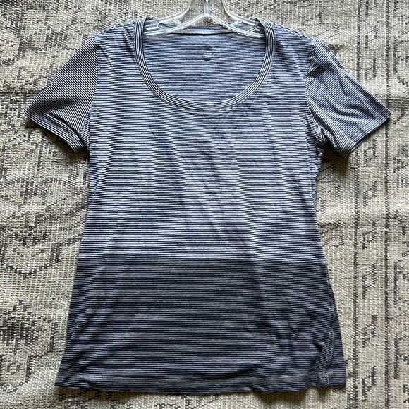 Soft scoopneck striped Lululemon short sleeve - Picture 1 of 6